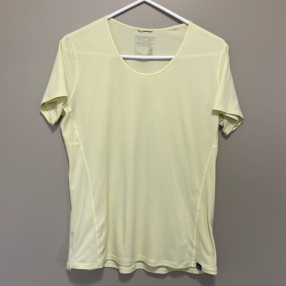 Patagonia Capilene Cool lightweight Top!